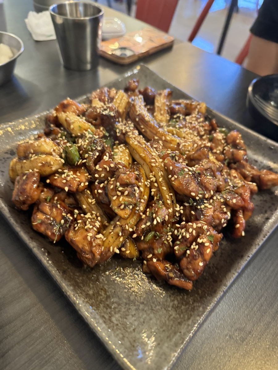 동근이숯불두마리치킨강내;오송점 이미지