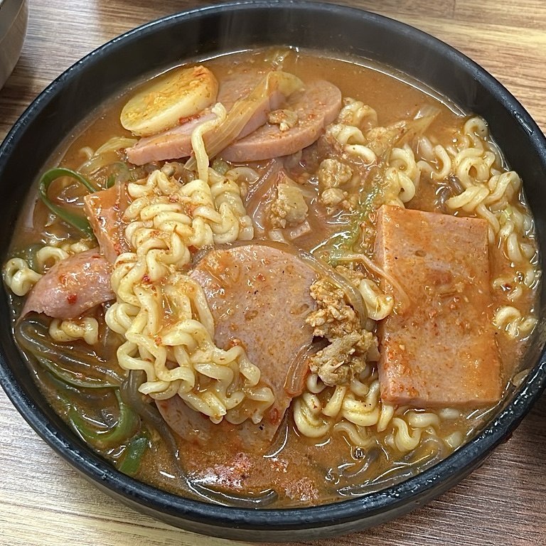 의정부솥뚜껑부대찌개 이미지