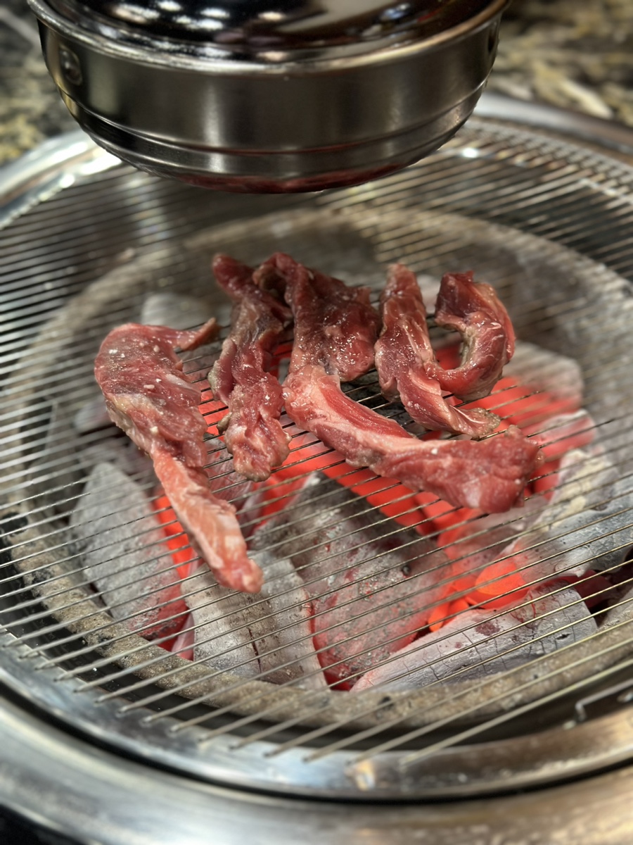 웃는소참숯화로구이 이미지