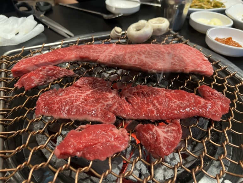 한우돈정육식당 이미지