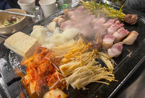 불타는돼지 이미지