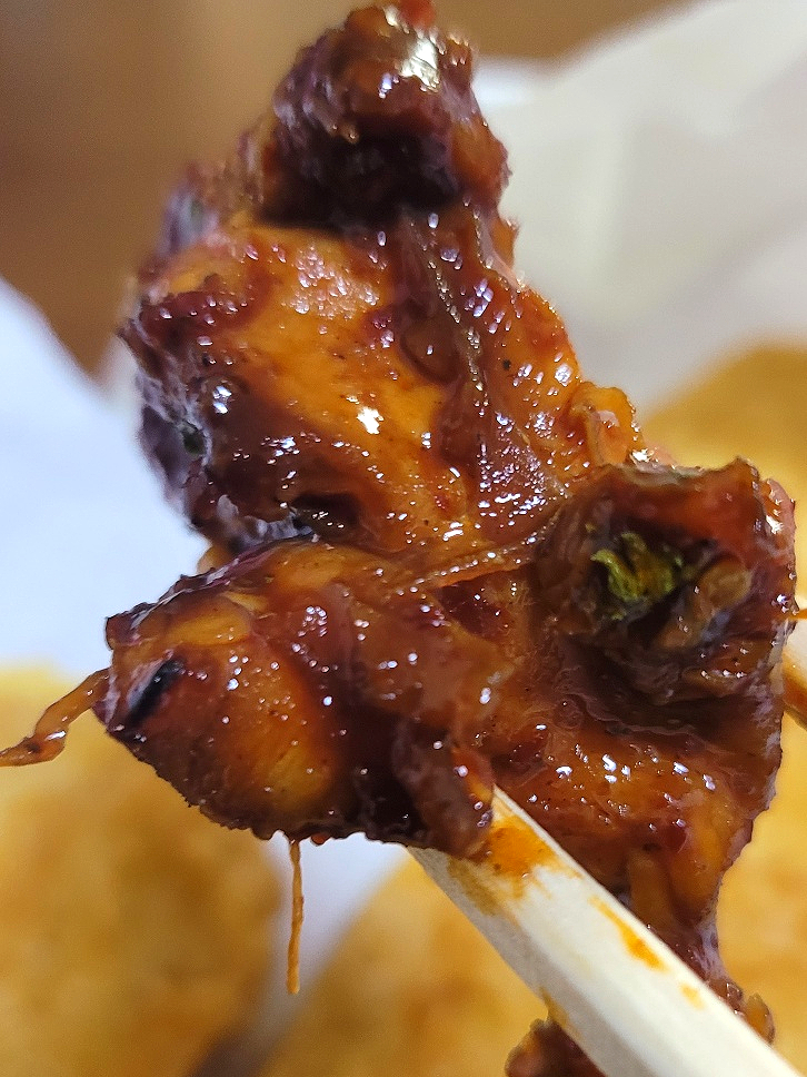 찐불이찐숯불두마리치킨 이미지