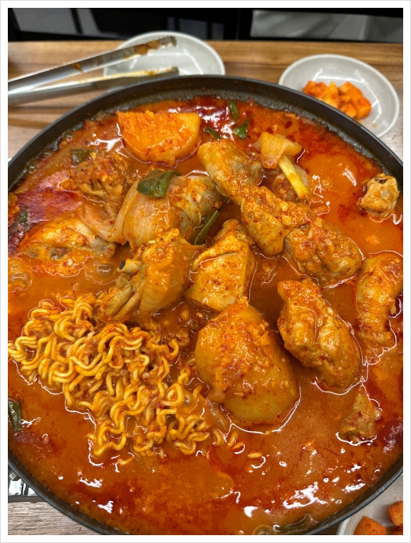 풍년닭도리탕 신촌직영점 이미지
