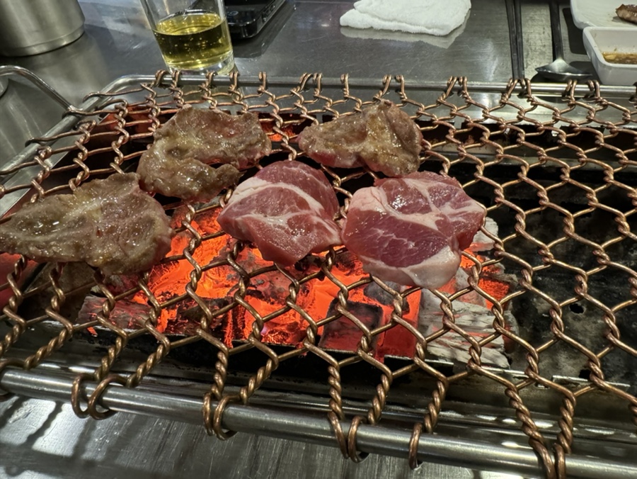 양다리걸쳤네 이미지
