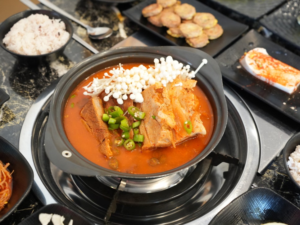 김치찜에 진심 이미지