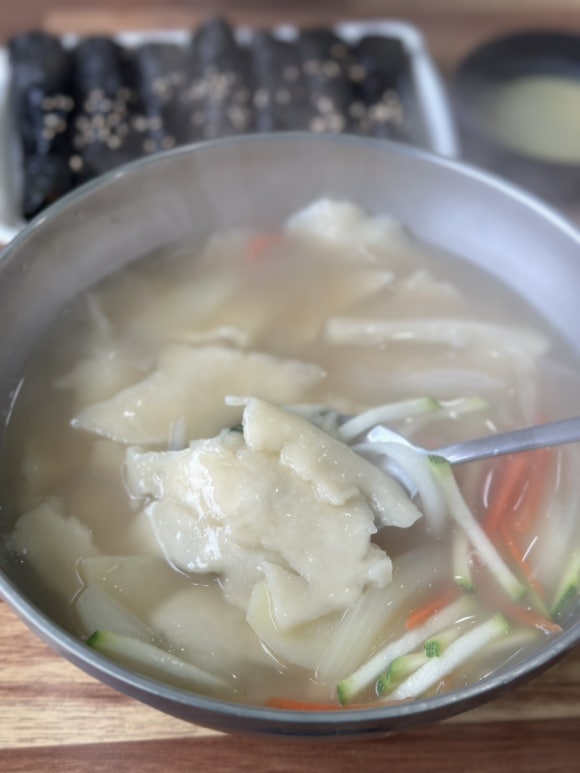 국시랑.손수제비 이미지