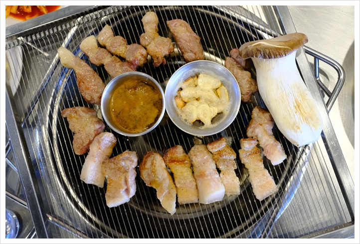 목살집 이미지