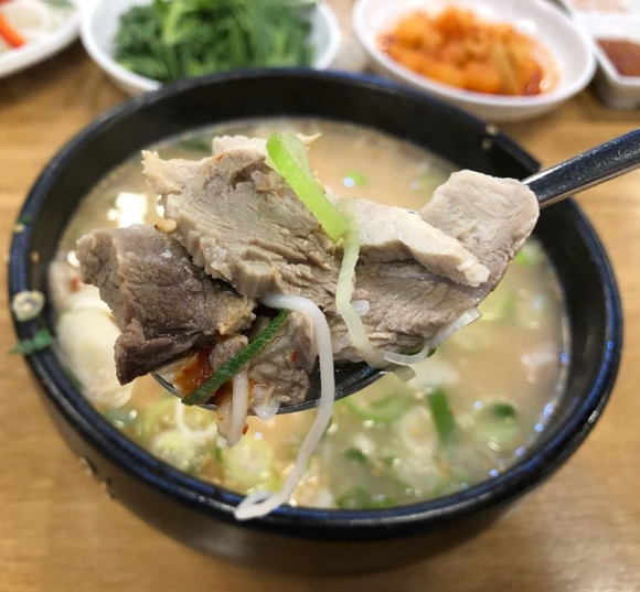 연일돼지국밥 이미지