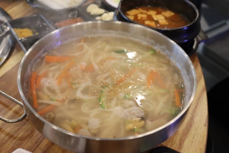 꿉는남자 이미지