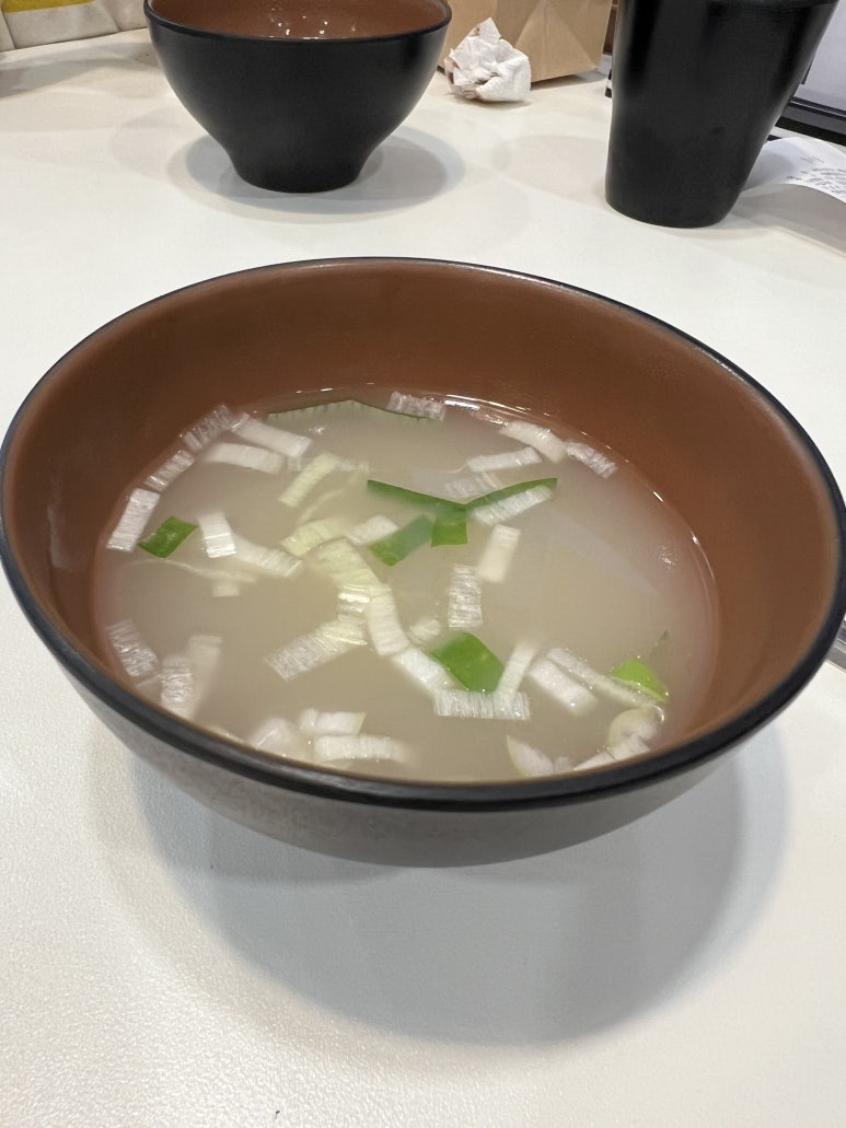 육회짝꿍연어 이미지