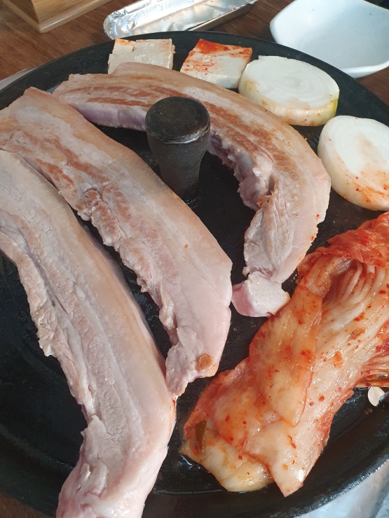 솥뚜껑삼겹살 이미지