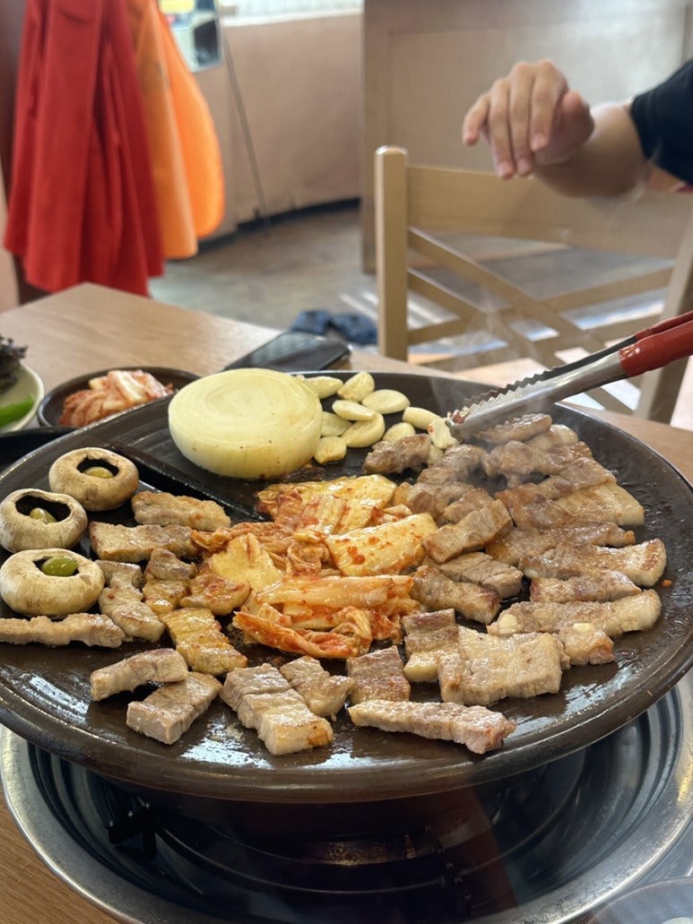 한라산옹기구이삼겹살 이미지