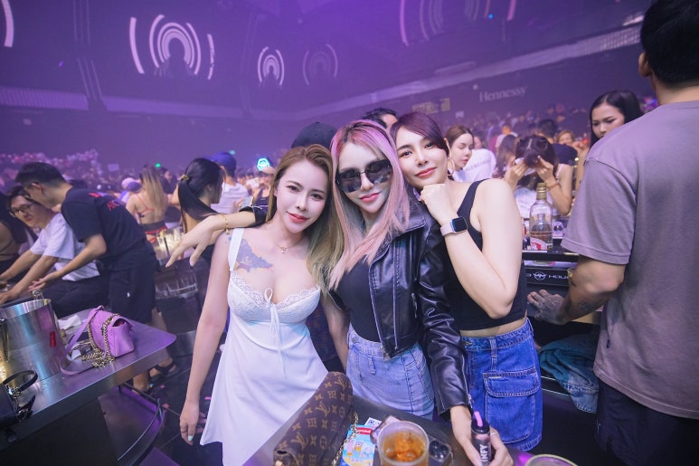 월드하우스 이미지