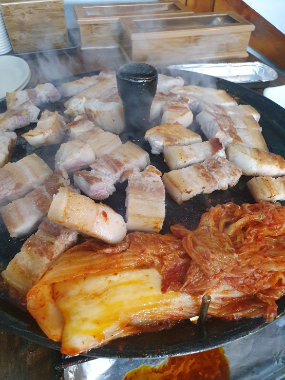 솥뚜껑삼겹살 이미지