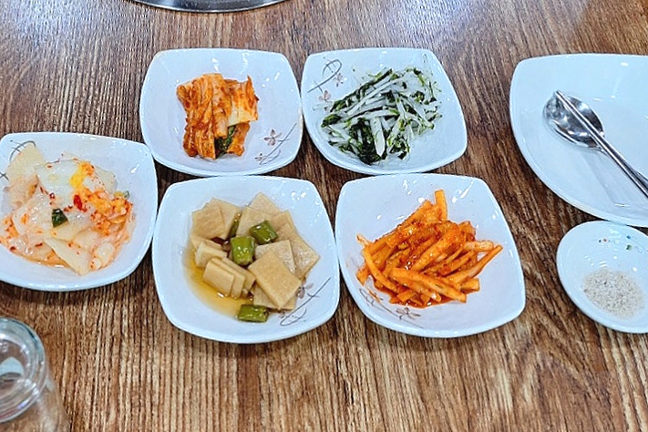 삼백년누룽지백숙 이미지