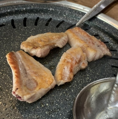 불판생돼지 이미지