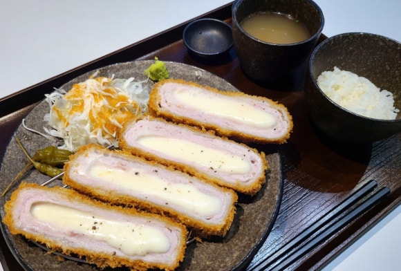 꿀꿀카츠 이미지