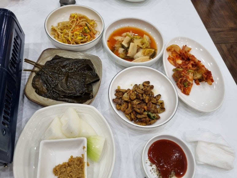 흑비흑염소 이미지