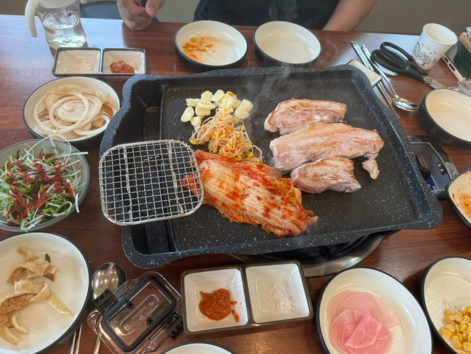 삼육오 고깃집 이미지