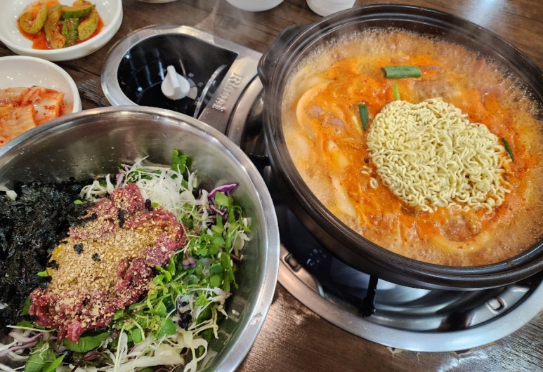 돌솥부대찌개 이미지