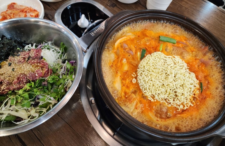 돌솥부대찌개 이미지