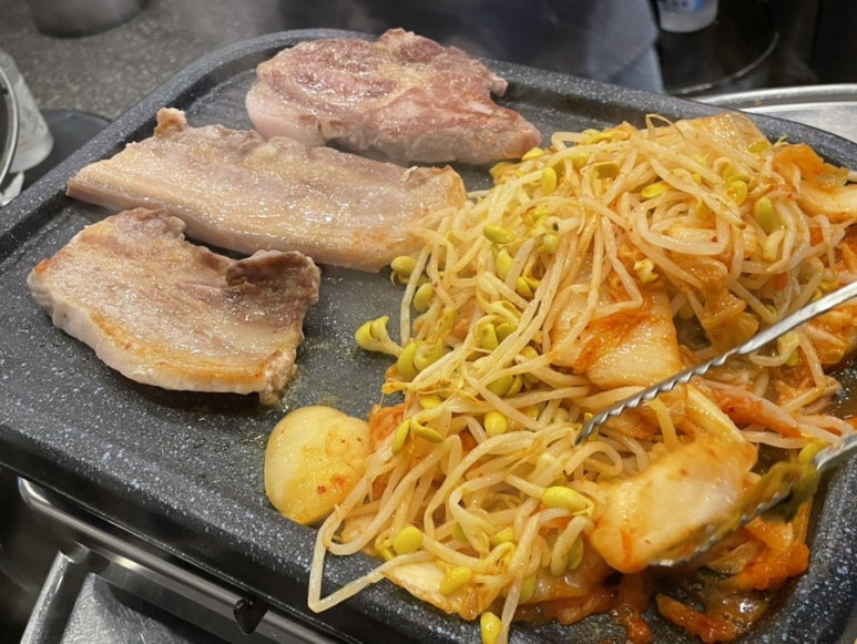 돼지네삼겹살 이미지