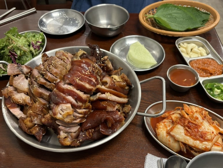 욱이족발 이미지