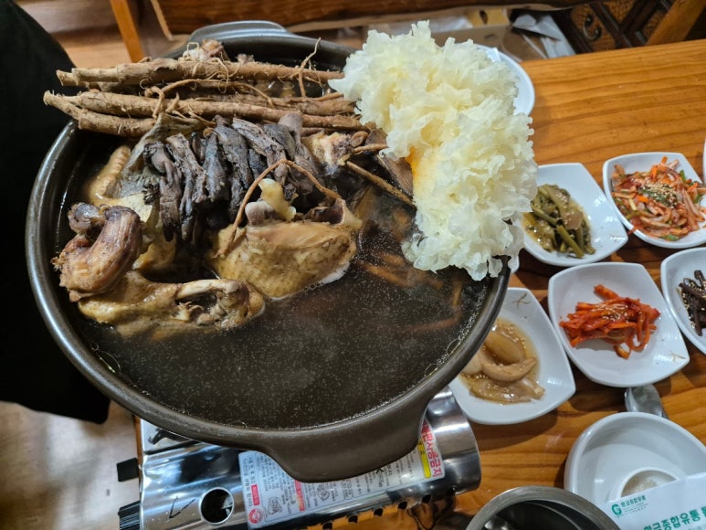 제일약초능이백숙 이미지