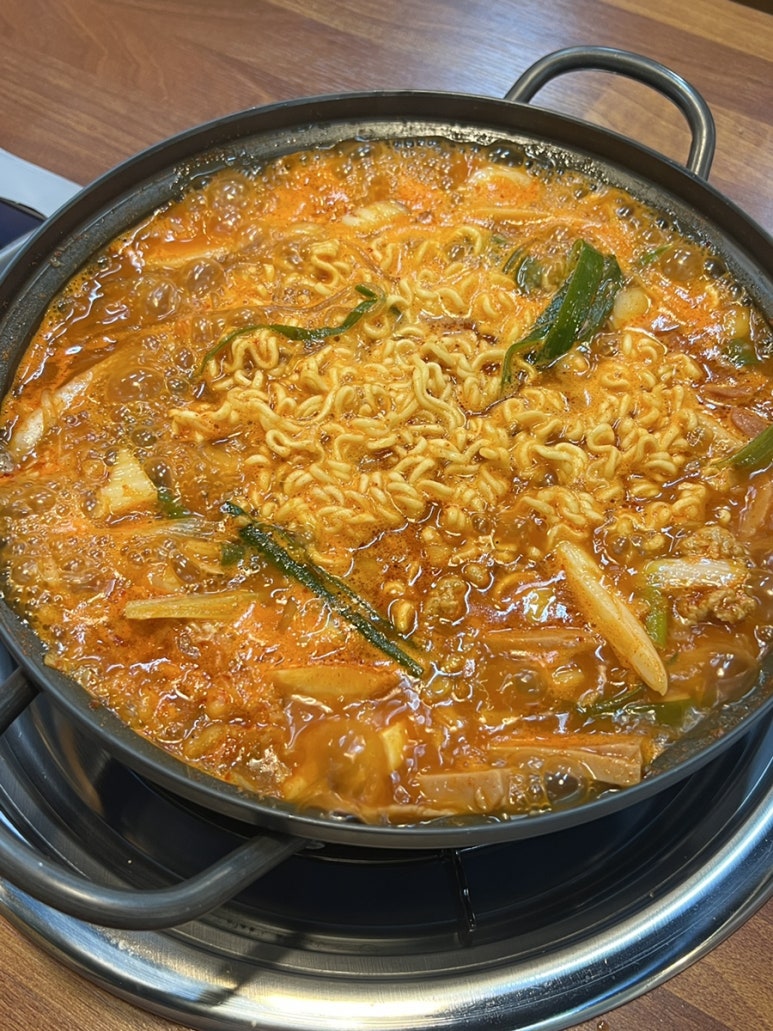 송절부대찌개 이미지