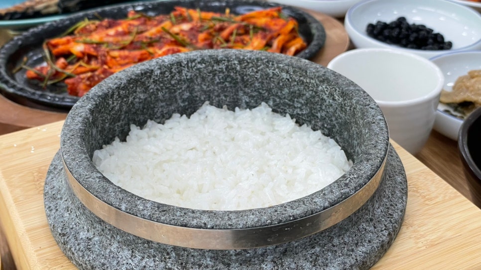 엄마네 돌솥밥 이미지