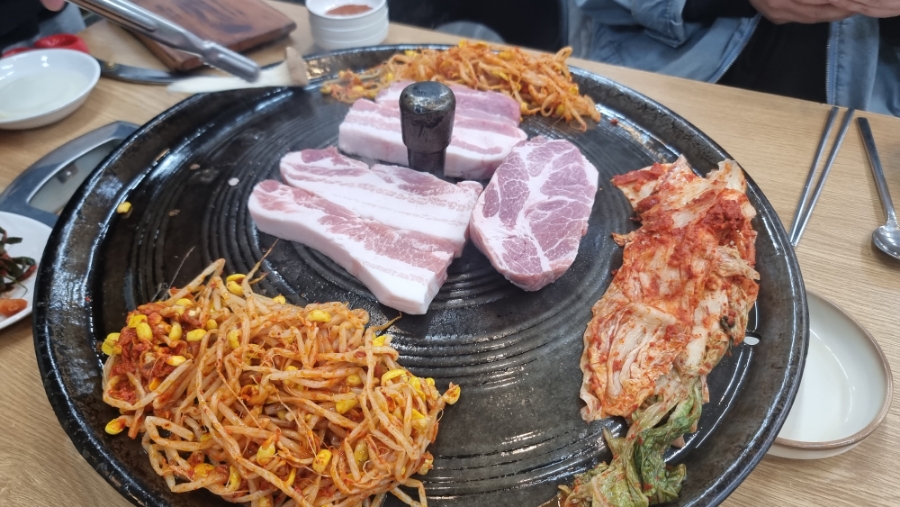 싹쓰리김치삼겹살 이미지