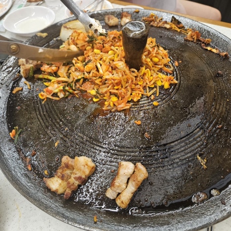 싹쓰리솥뚜껑 김치삼겹살 민락1지구점 이미지