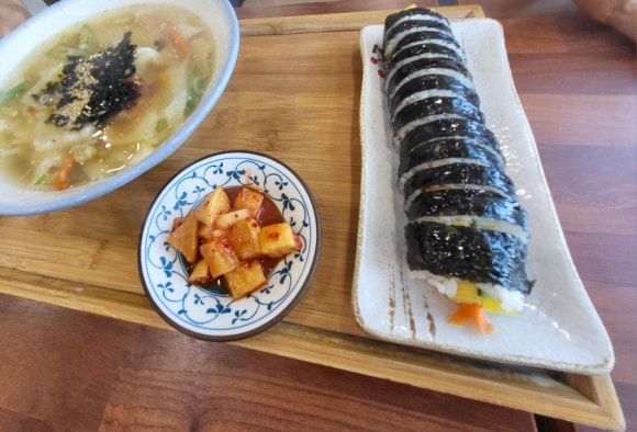 소담김밥이랑국수랑 이미지