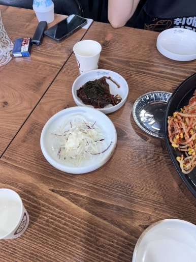 행복한 솥뚜껑 김치삼겹살 이미지