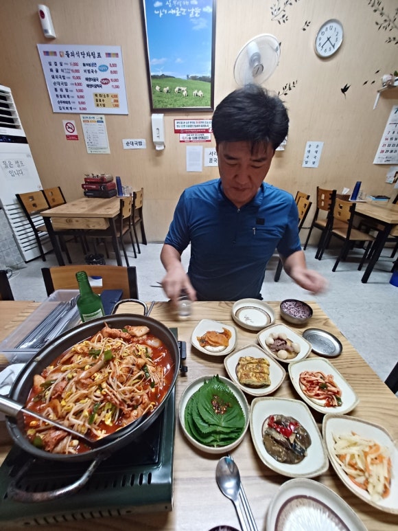 고기뜸뿍국물두루치기 이미지