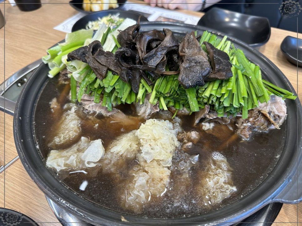 일능이버섯백숙 이미지