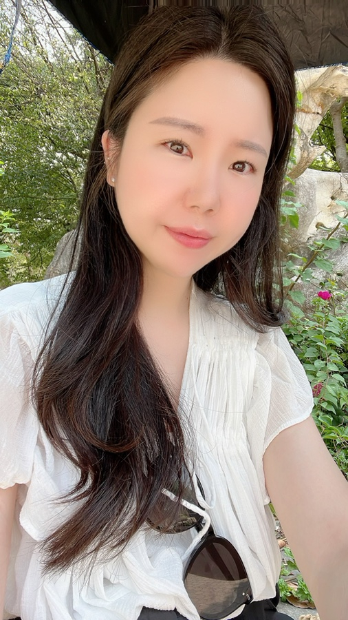 홍대신지윤피부관리 이미지