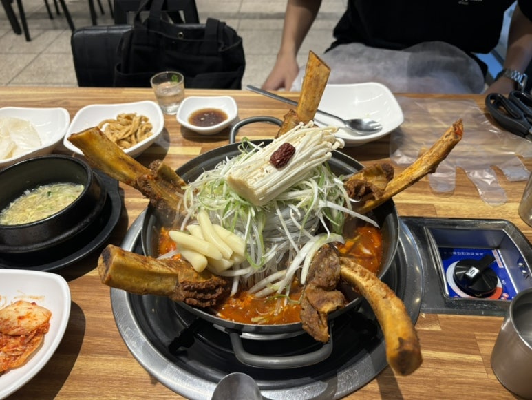 인싸들의세상 이미지