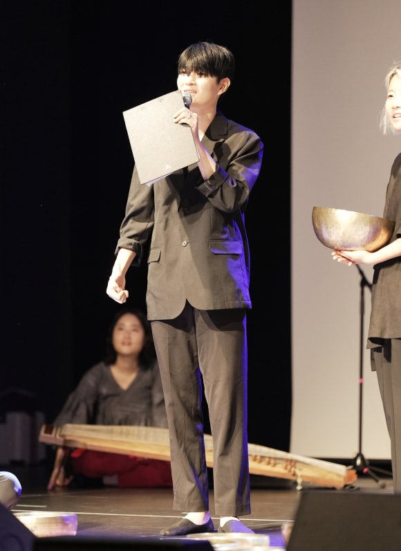 윤빛스튜디오 이미지