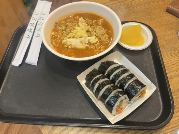 맘스김밥 이미지