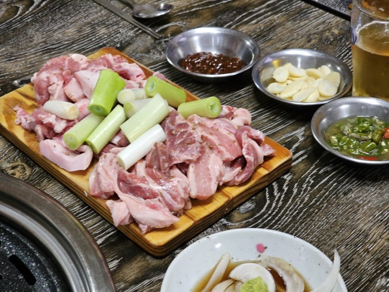꿀꿀이집뒷고기 이미지