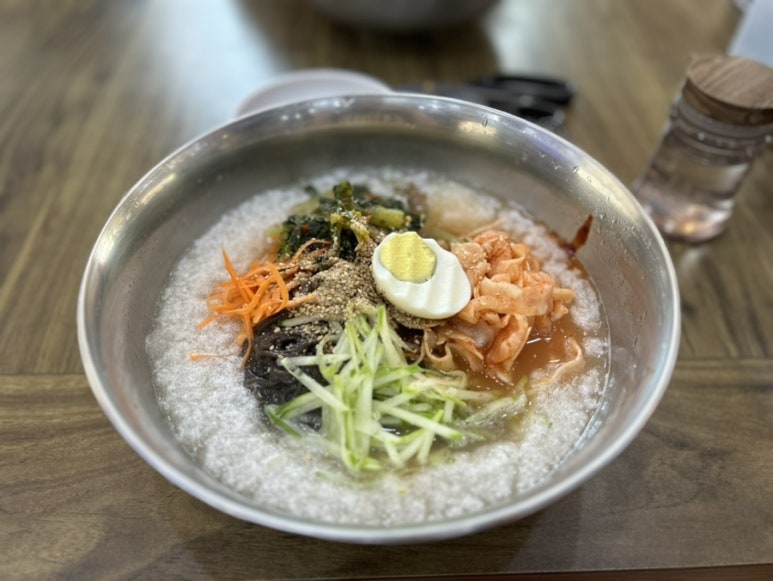 맑은물세숫대야냉면 이미지