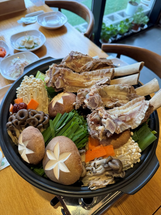 형과아우황칠누룽지삼계탕 이미지