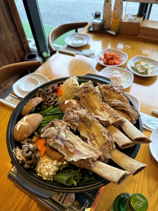 형과아우황칠누룽지삼계탕 이미지