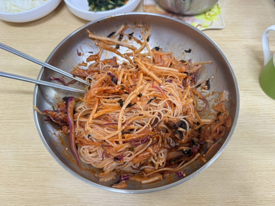 감칠맛회국수 이미지