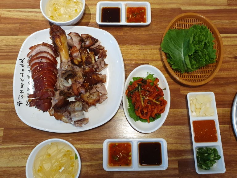 충남왕족발 이미지