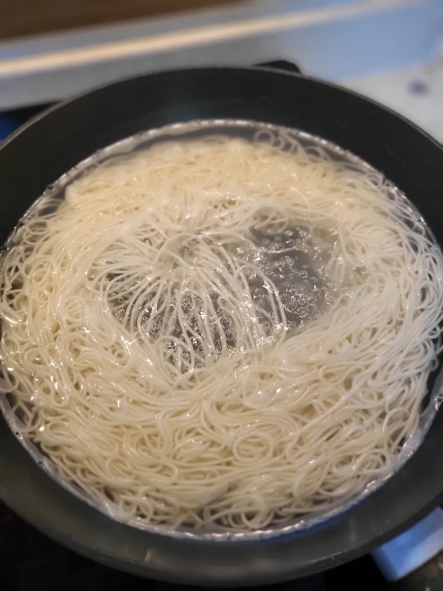 호로록국수 이미지