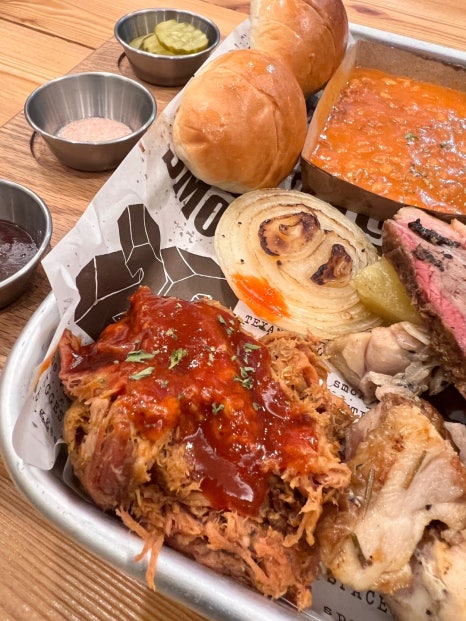 옥수수로 구운 치킨&바베큐 이미지
