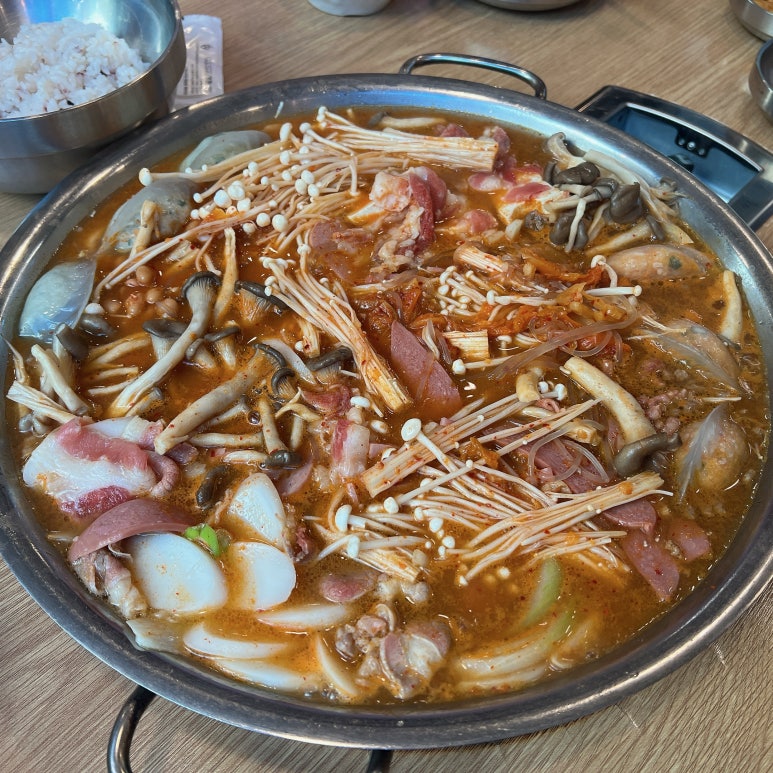 아찌부대찌개 이미지