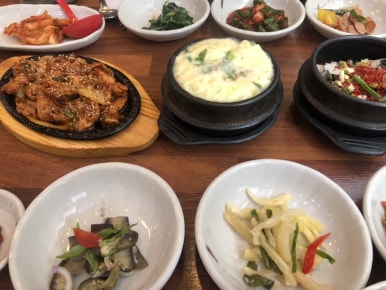 우렁찬쌈밥추어탕 이미지